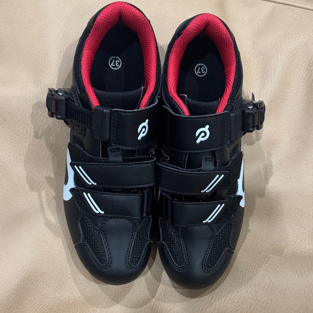 Peloton size 37 bike shoe